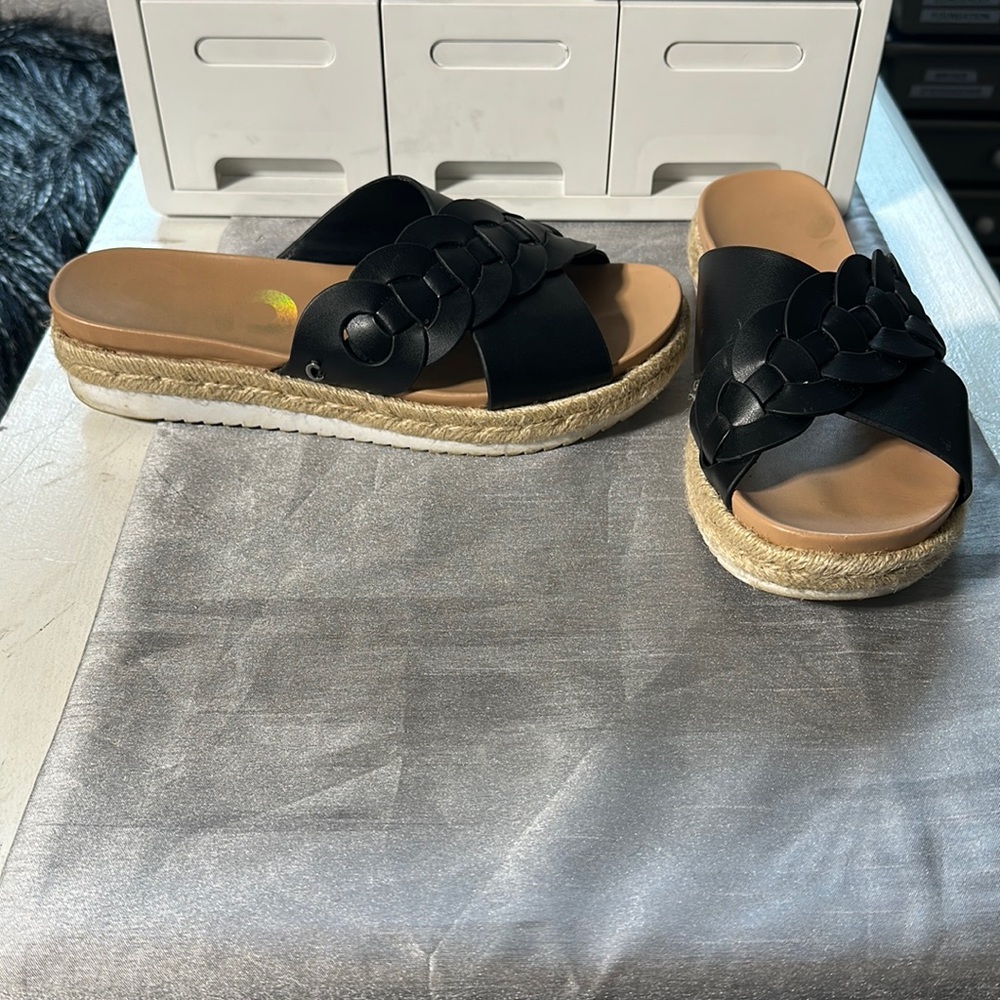 Circus by Sam Edelman Slides
